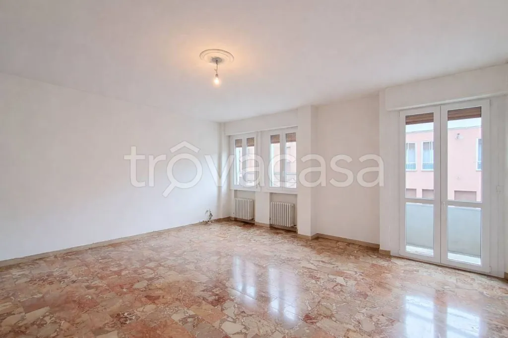Séjour - Apartment with Balcony in Ferrara Centre