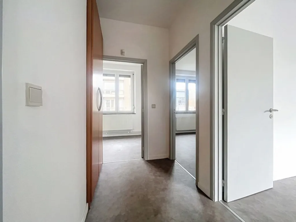 hallway_entrance
