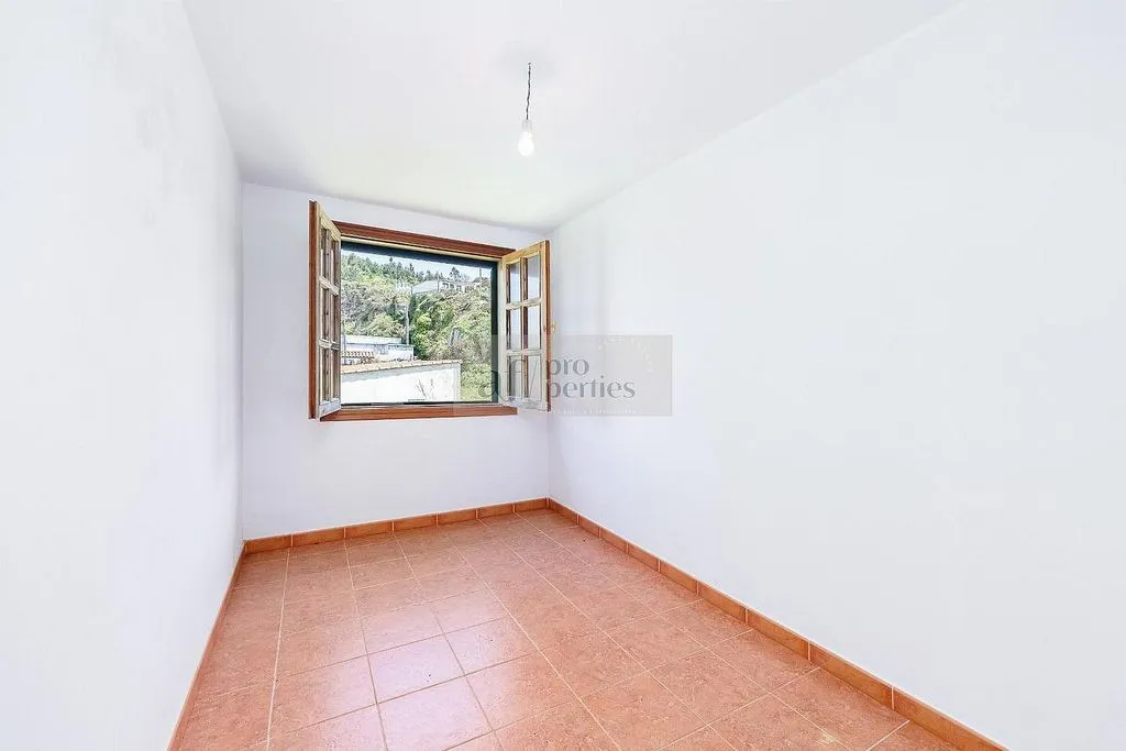 Pièces - Chalet to Renovate in Baiona
