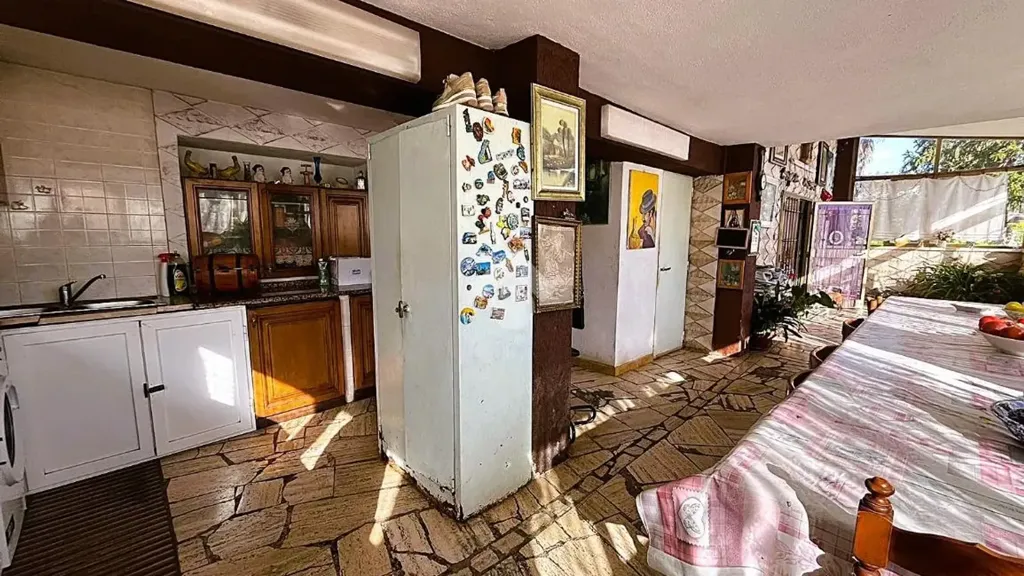 Cuisine - Villa with Garden in Ardea