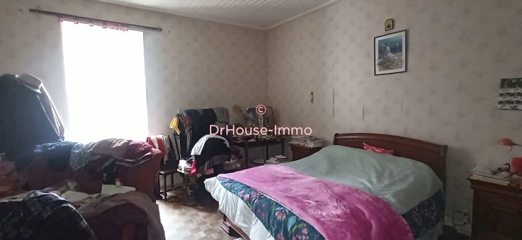Chambres - Maison en Pierres de Plain-Pied avec Terrain à Seyches