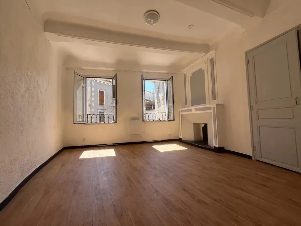 Toad - City Centre Flat for Rent in Lodève