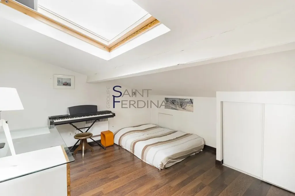 Toad - Luxury Duplex Flat with City View in Monceau