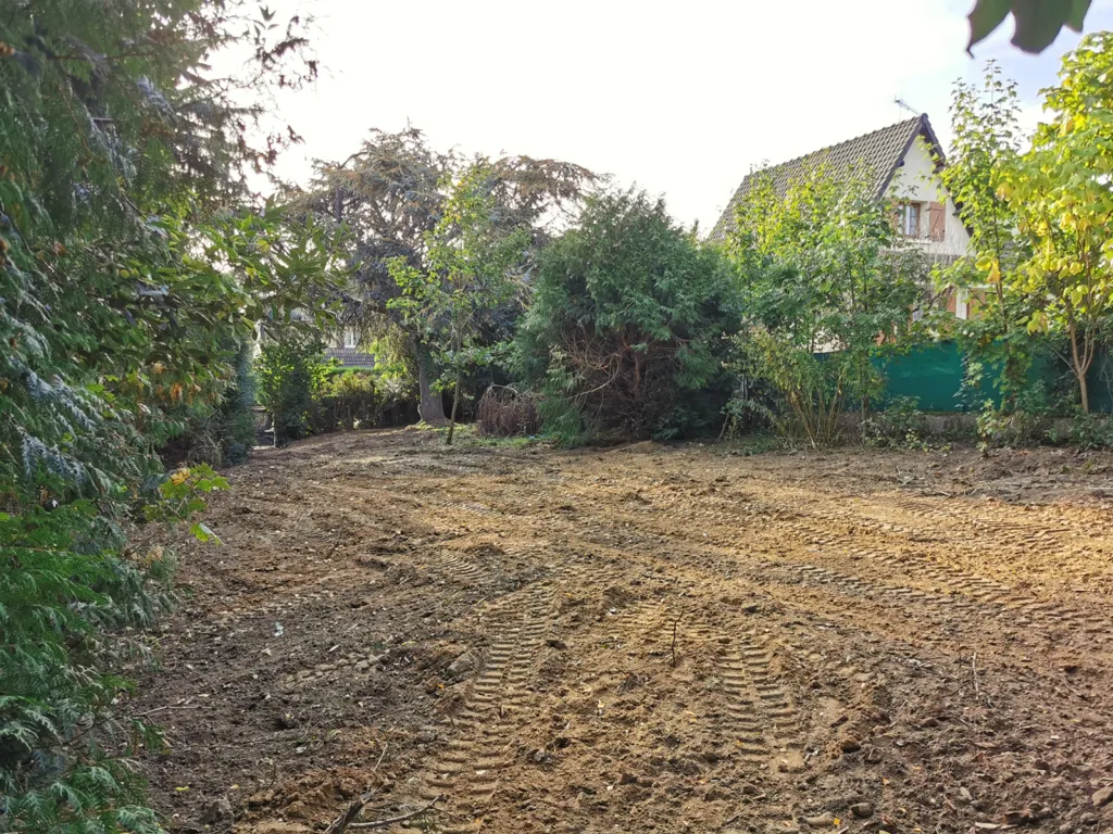 Jardin - Terrain à Bâtir en Lot Avant à Villecresnes Centre
