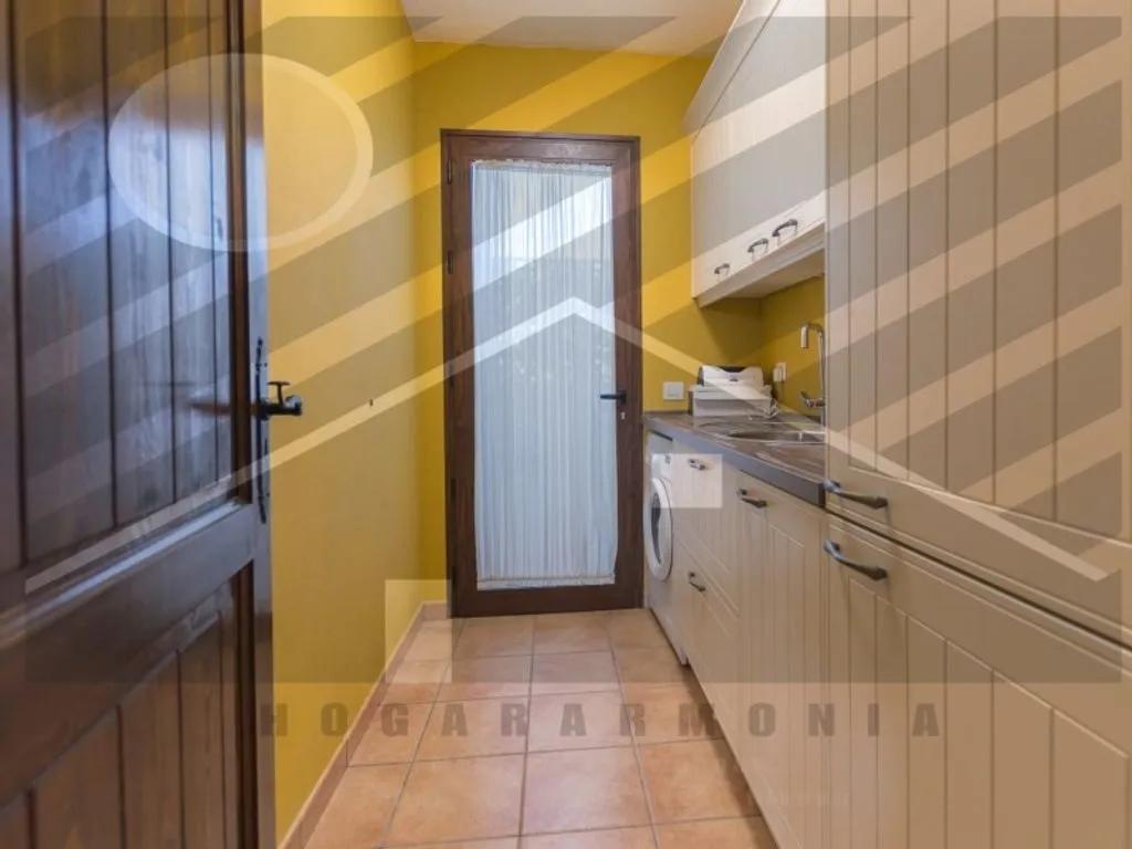Esik - Luxury Villa with Dual Pools in Lajares