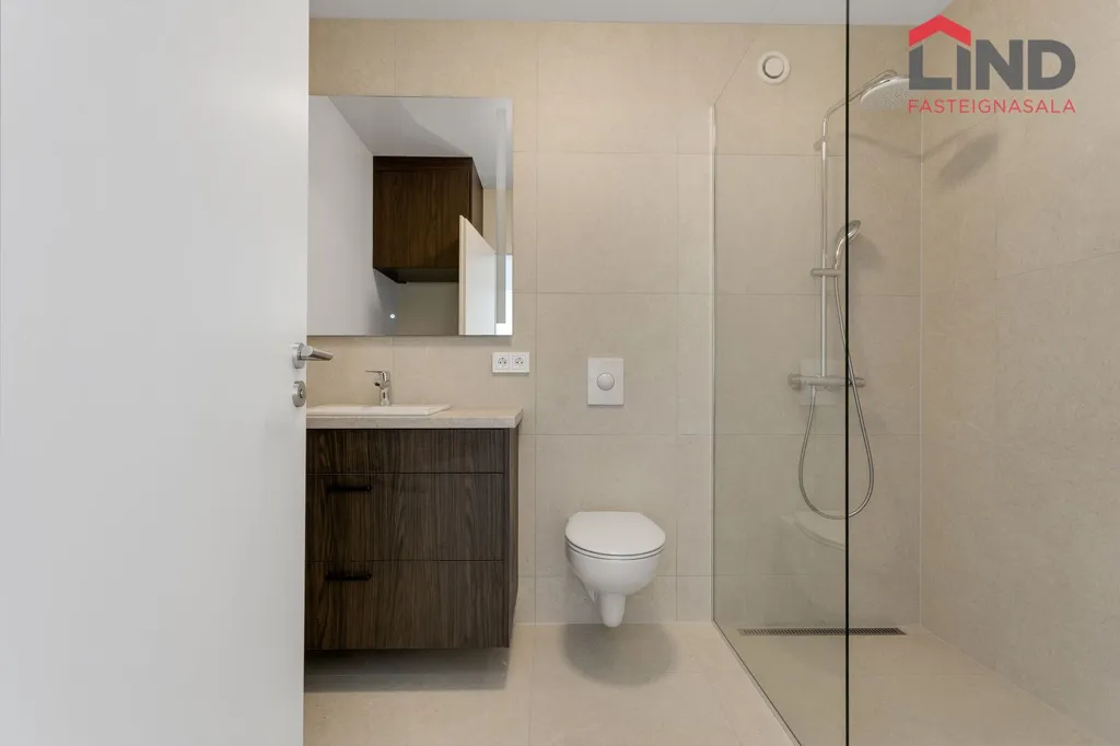Salles de bain - Appartement 4 pièces à Þorlákshöfn