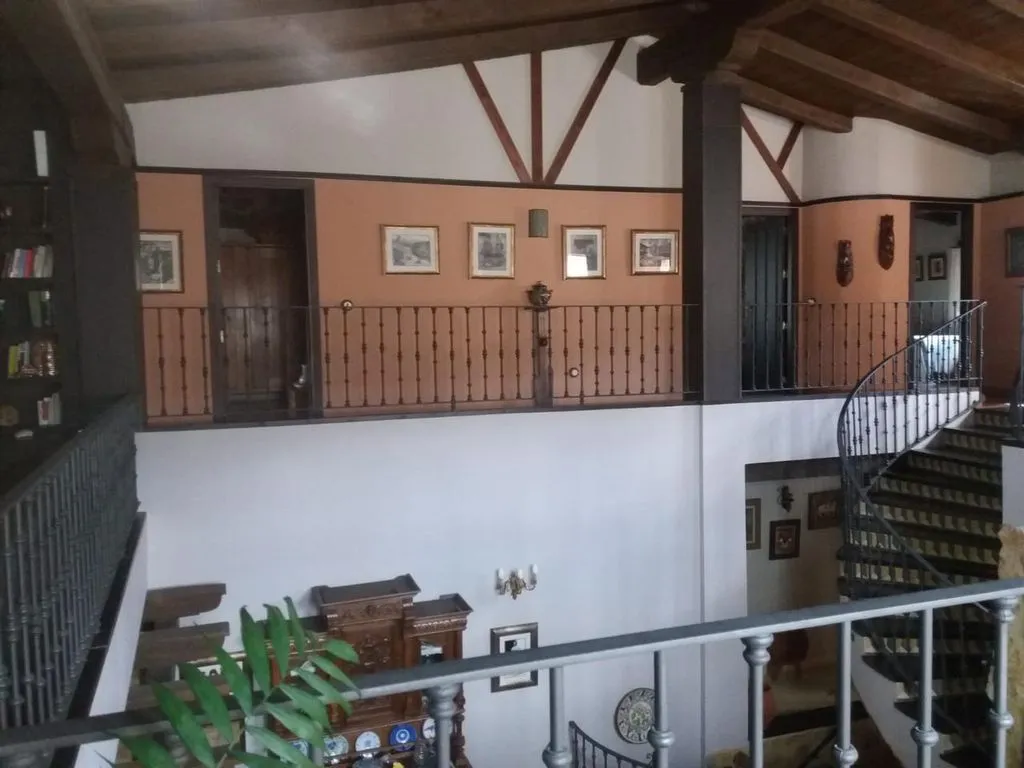 Pièces - Luxury Villa with Garden in La Pesga