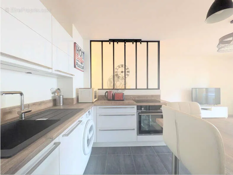 Kitchen - T2 with Balcony and Parking in Lyon
