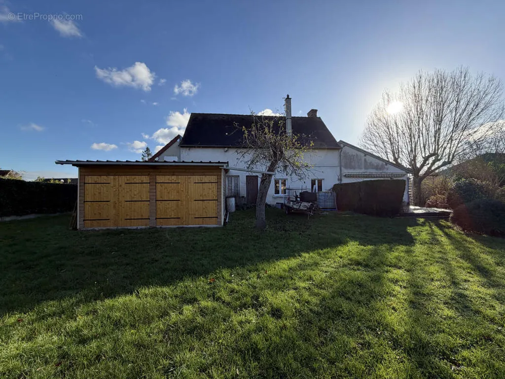 Jardin - Maison Ancienne avec Grand Terrain à 5 mn d'Anet