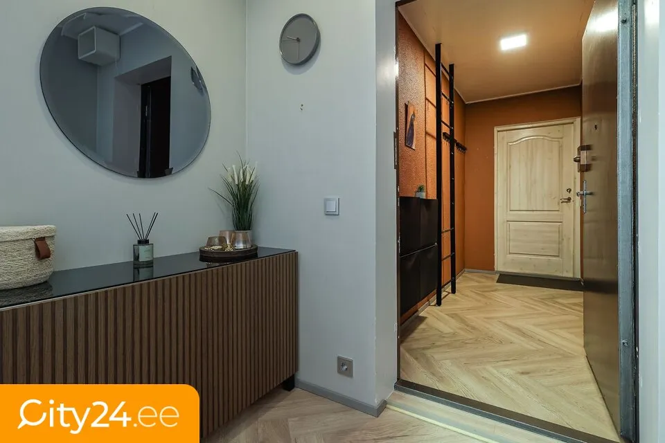 hallway_entrance