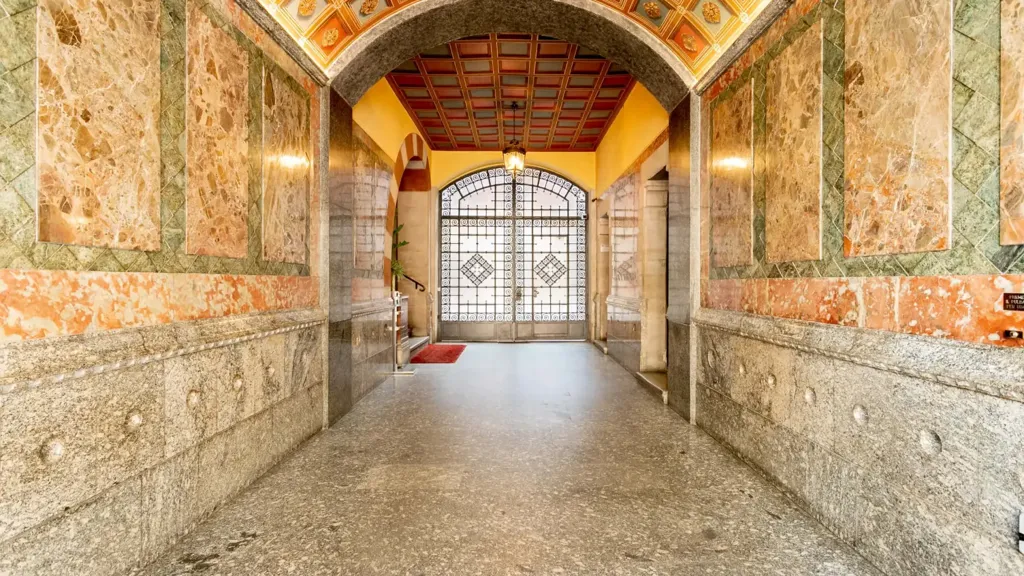 hallway_entrance