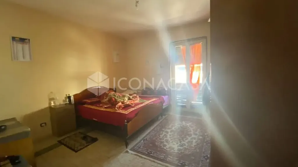 Chambres - Triplex with Double Aspect in Barletta