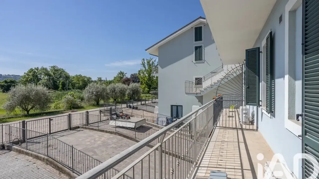 Balcon - Villa with Large Garden in Valle Cascia