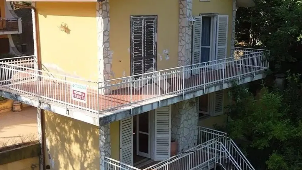 Exterior - Villa with Private Garden in Pietrastornina