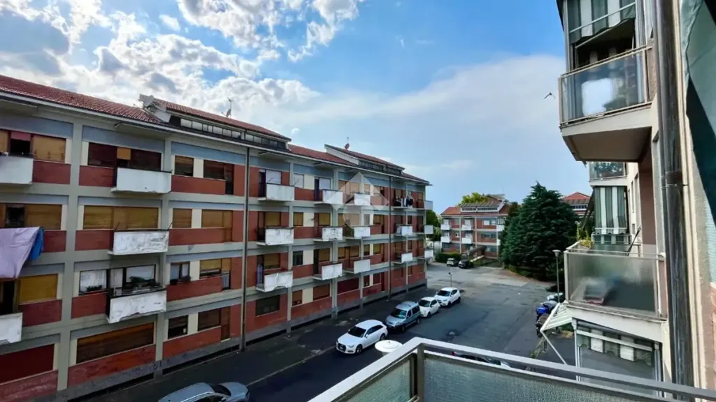 Balcon - Restored 4-Bedroom Flat with Balcony in Torino