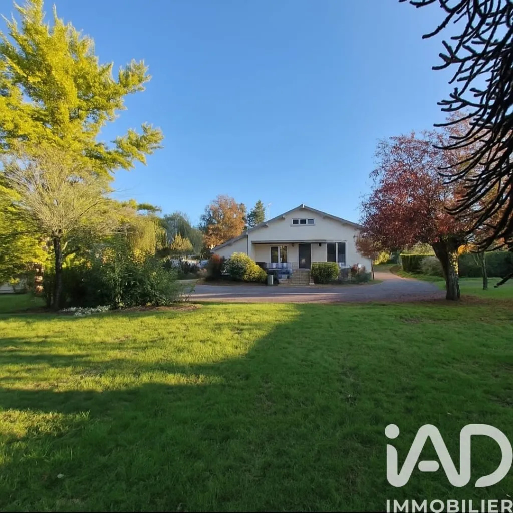 Jardin - Maison Traditionnelle avec Jardin à Saint-Junien