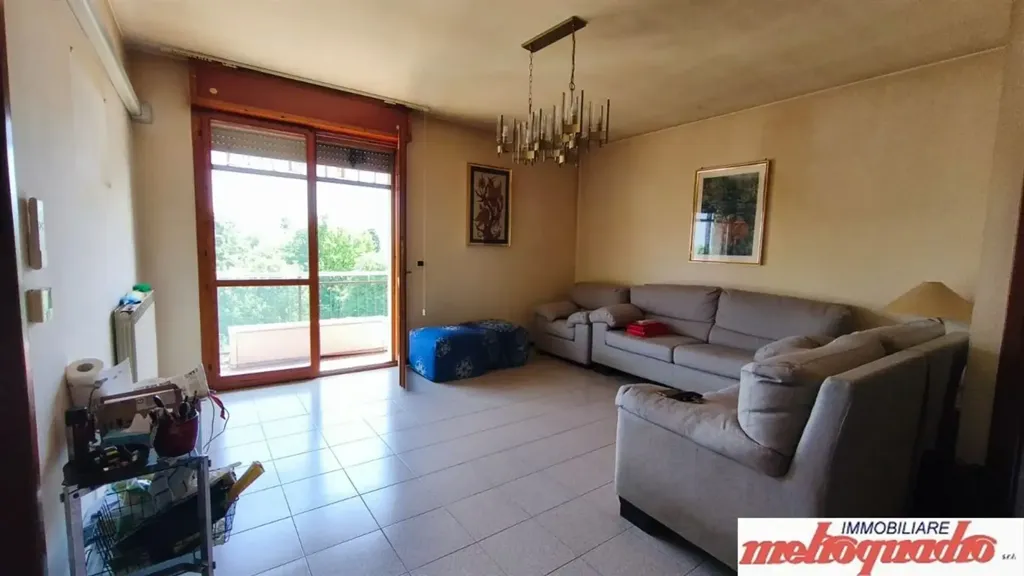 Elutuba - Spacious Apartment with Triple Exposure in Galliera