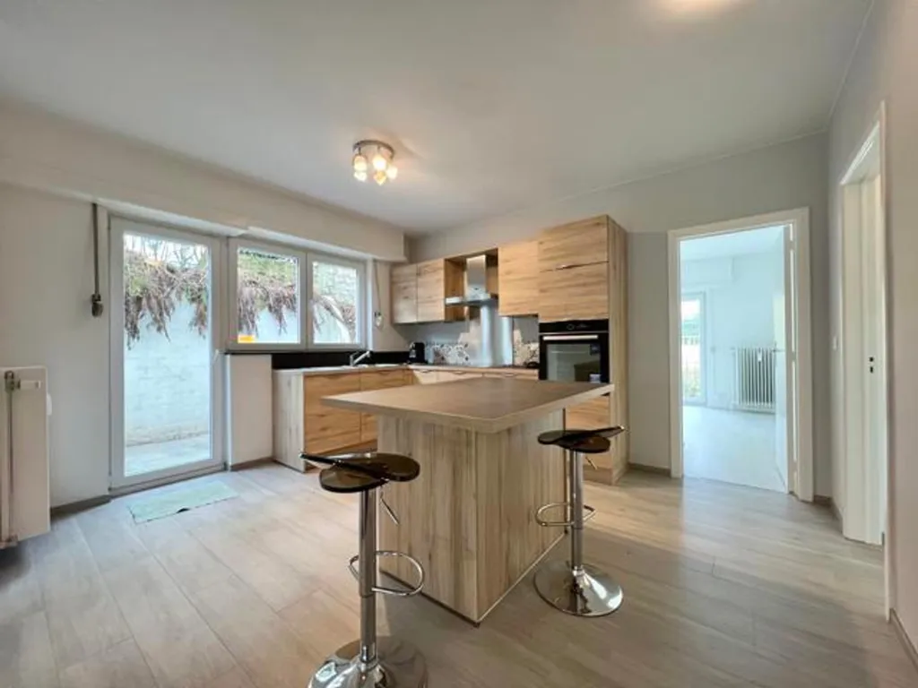 Cuisine - Appartement de rez-de-chaussée avec jardin à Stockel