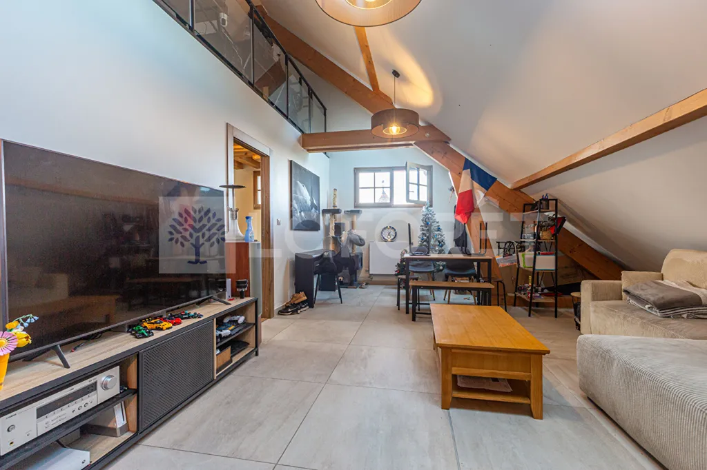 Séjour - Appartement Duplex T5 avec Cave à Seynod