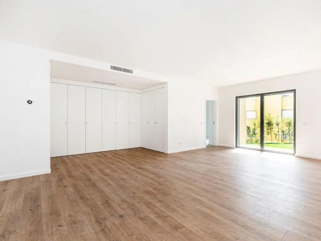 Bedrooms - Luxury Duplex with Pool in Estoril
