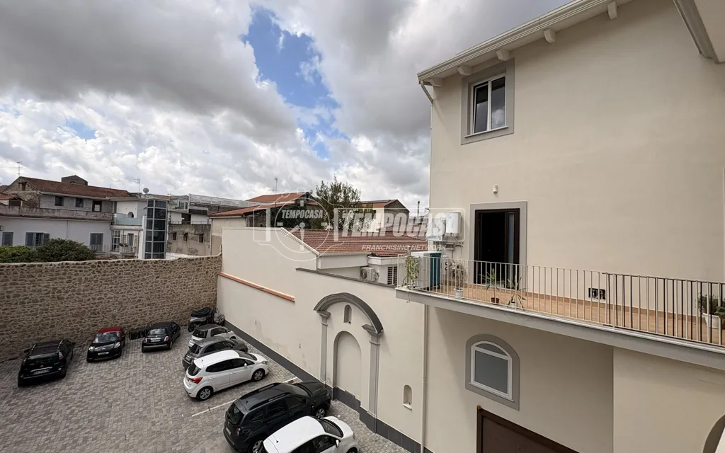 Aed - Duplex with Private Parking in Aversa