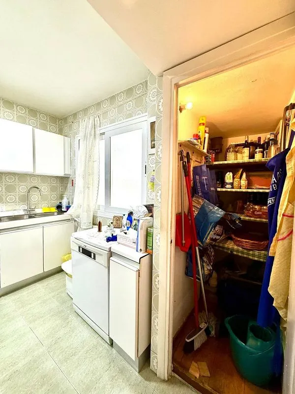 Apartment with Garage in Los Jerónimos, Madrid