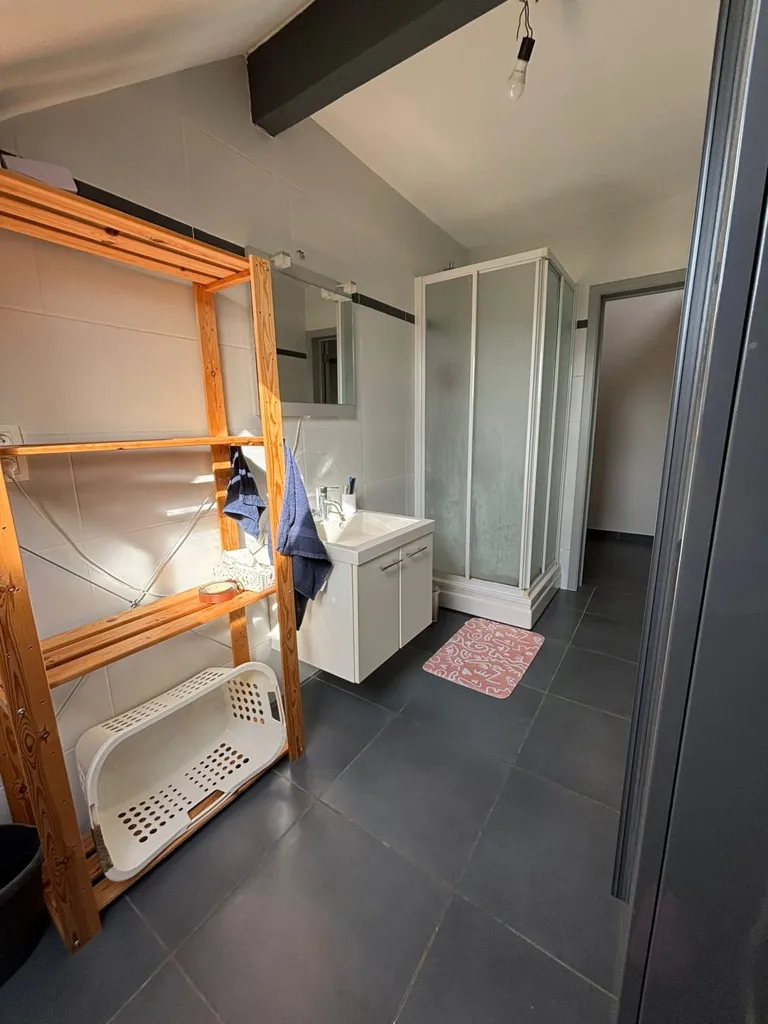 Salles de bain - Appartement Duplex avec Jardin Commun à Proximité de Mons