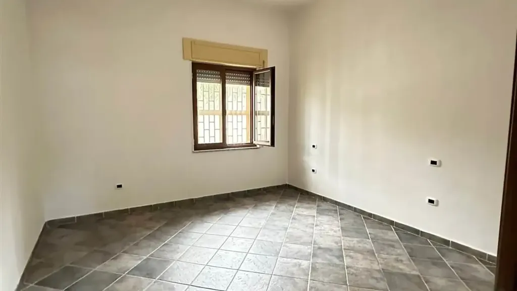 Toad - Ground Floor Apartment with Private Courtyard in Castel Volturno