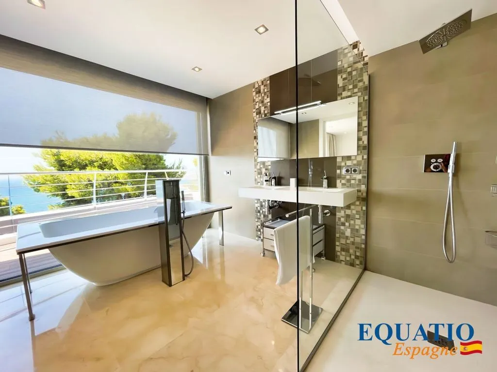 Bathrooms - Luxury House with Seafront Views in Altea