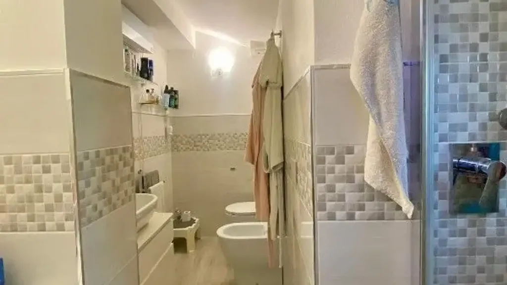 Salles de bain - Elegant Apartment with Balcony in Empoli
