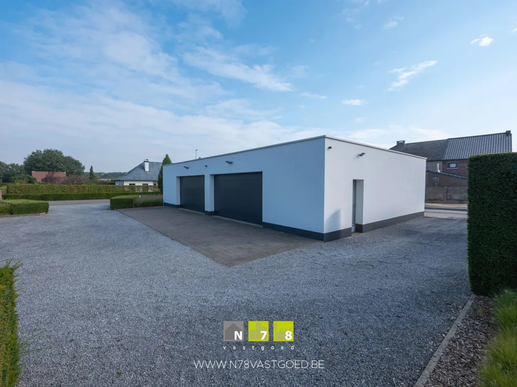Extérieur - Villa Moderne avec Appartement et Garage à Dilsen
