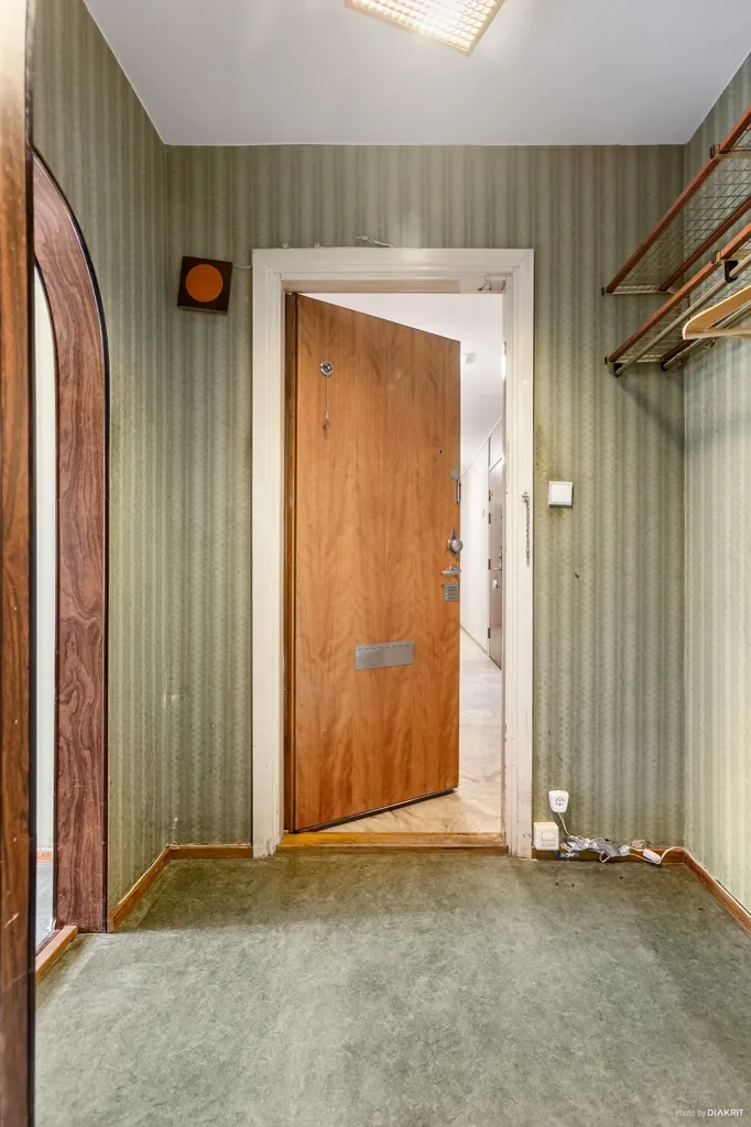 Esik - Apartment with Renovation Potential in Grindtorp