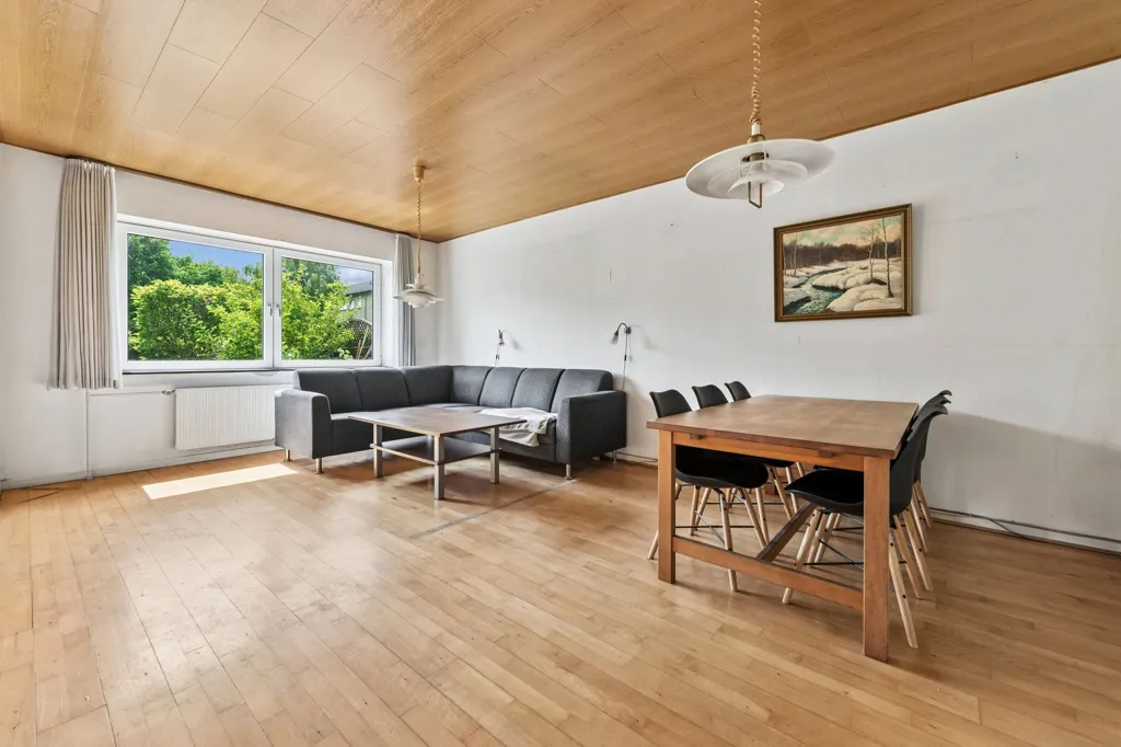 Elutuba - Apartment with South-Facing Garden in Taastrup