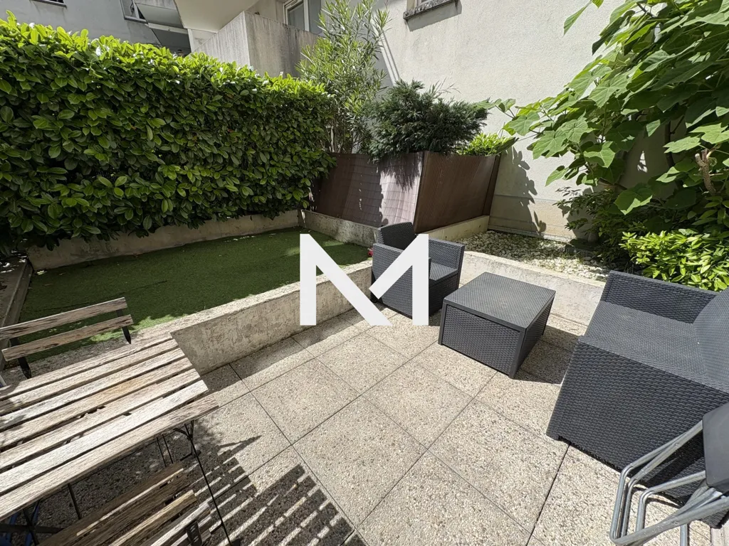 Terrass - Garden-Level Flat with South Terrace in Grenoble