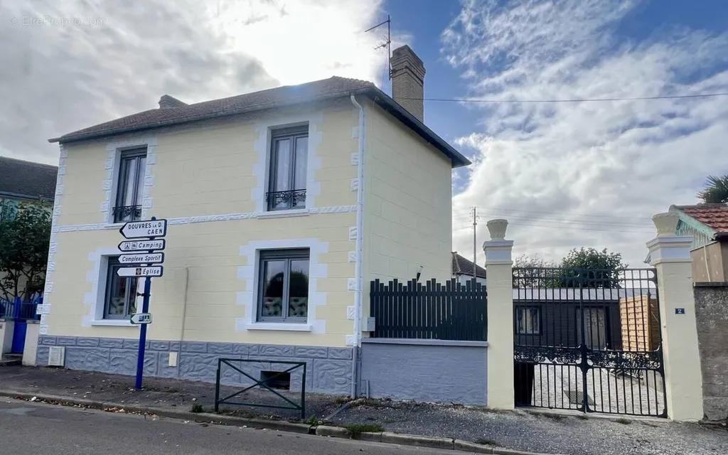 Exterior - House with Sea View in Luc-sur-Mer