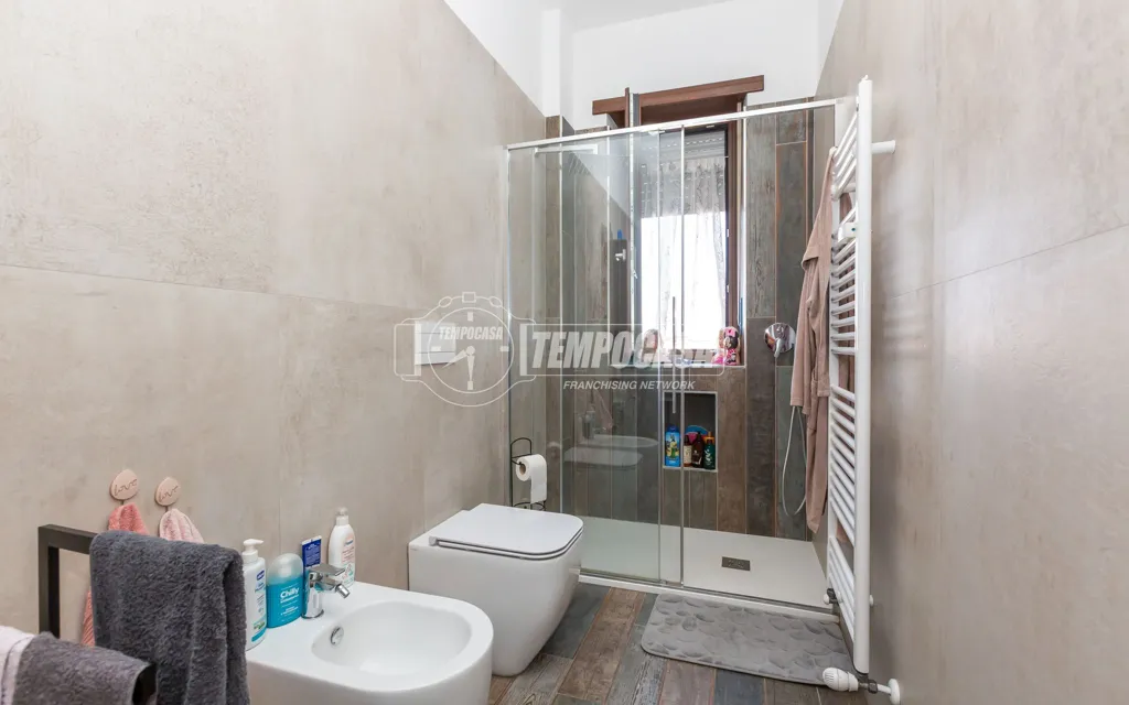 Salles de bain - Fully Rented Flat with Balcony in Moncalieri