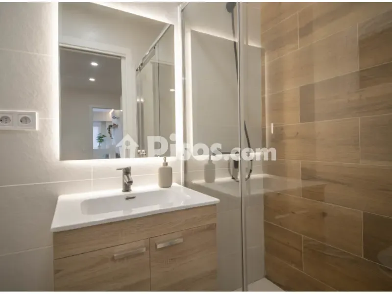 Vannitoad - Studio Flat with Patio in Carrer de la Mare Eterna