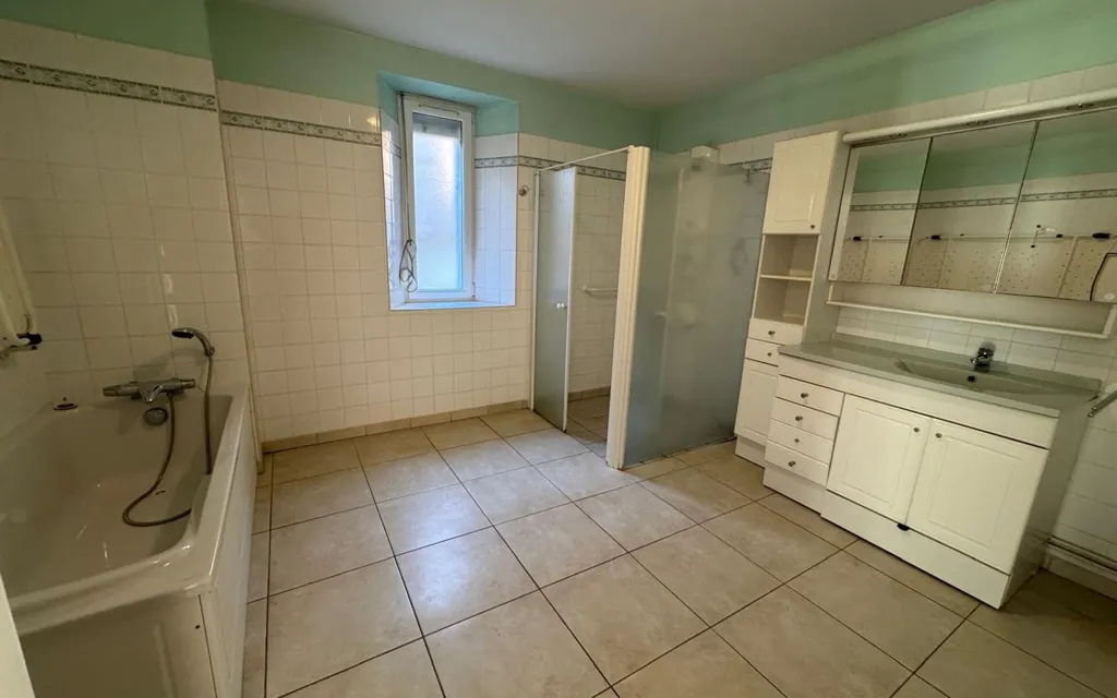 Salles de bain - Maison de Caractère avec Jardin à Assis-sur-Serre