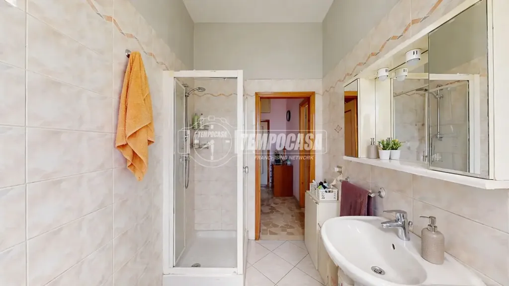 Salles de bain - Spacious Apartment with Balconies in Carpi