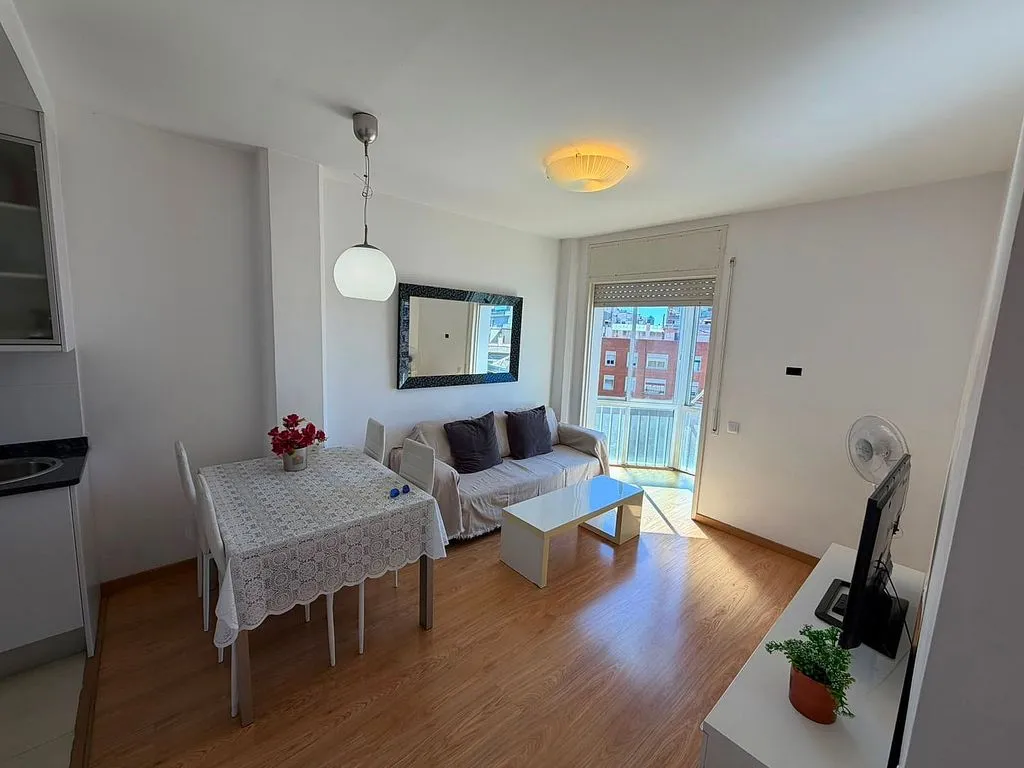 Living Room - Apartment with Balcony in Eixample