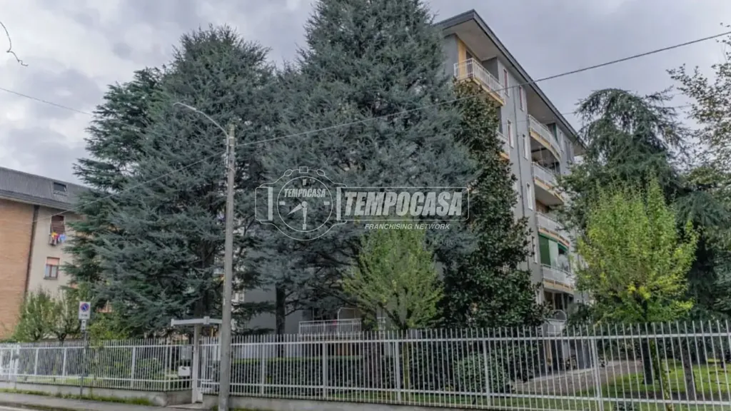 Välivaade - Triplex in Centre with Balcony in Sedriano