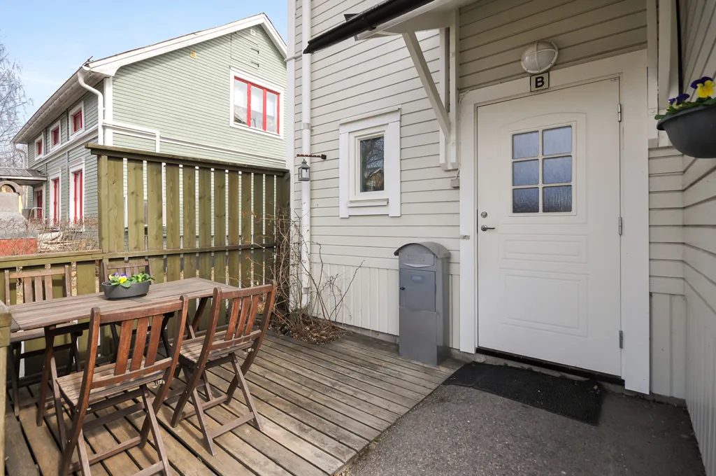 Terrasse - Spacious Flat with City and Nature Access in Luleå