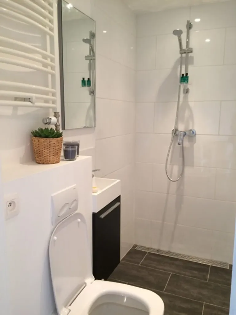 Salles de bain - Studio Lumineux avec Vue sur les Ponds à Ixelles
