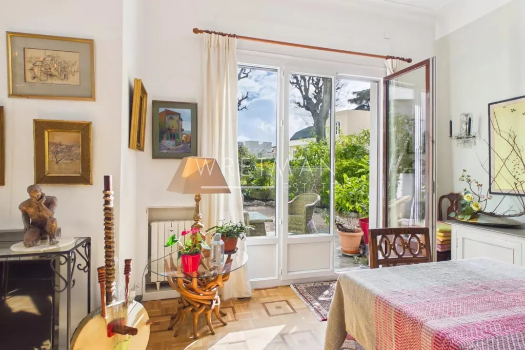 Bedrooms - Charming 3-Bed Apartment with Terraces in Nice