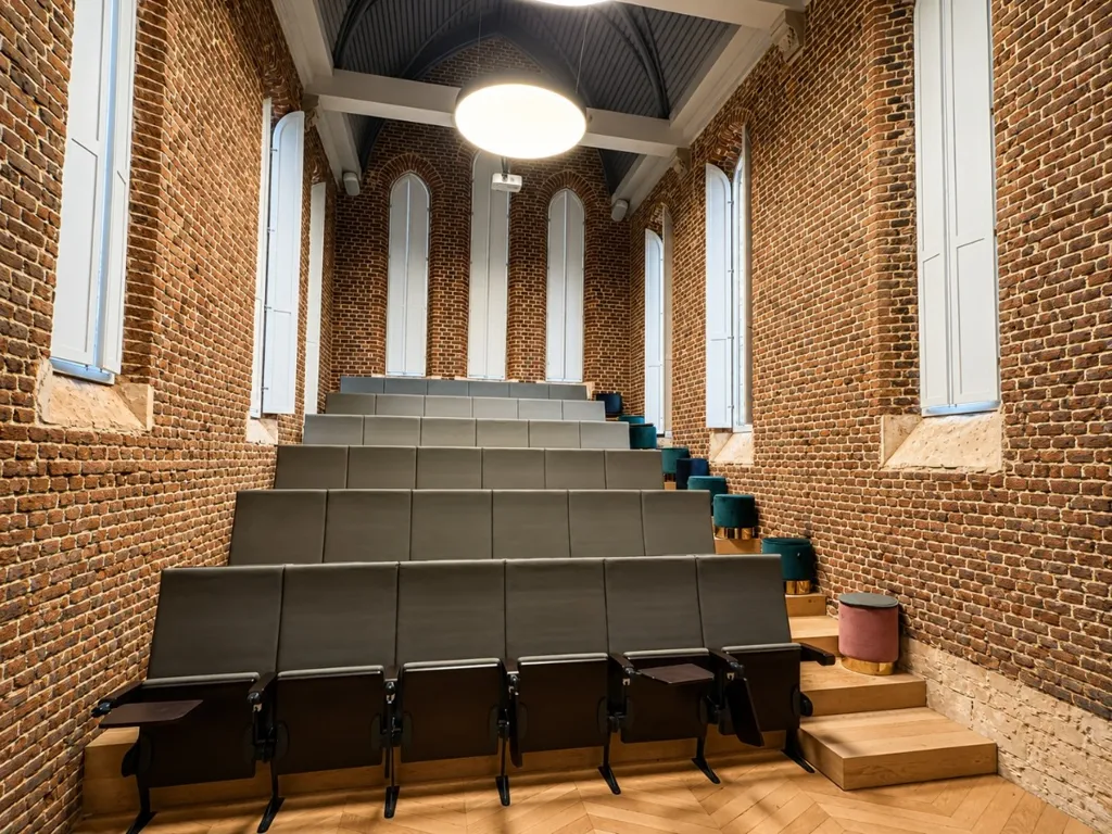 Rooms - Office Space per Desk in Central Gent