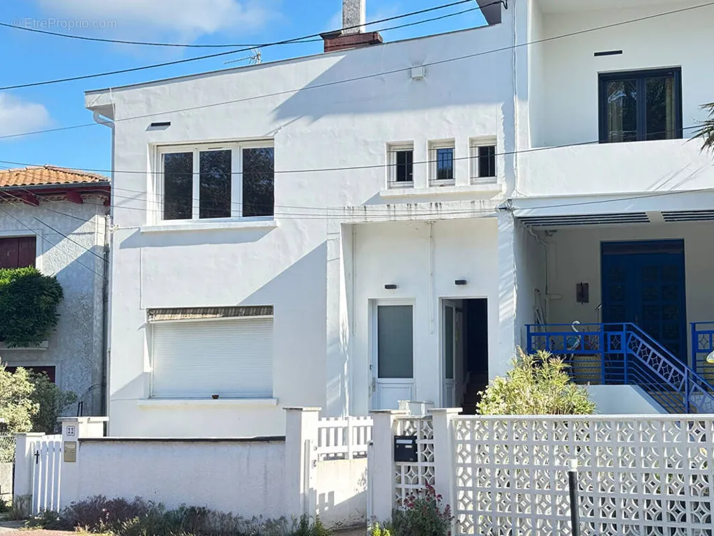 Extérieur - Appartement Rénové avec Vue sur Parc à Royan