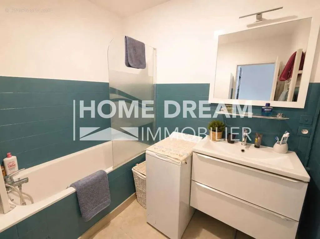 Vannitoad - Bright T2 with Balcony in Toulon St Roch
