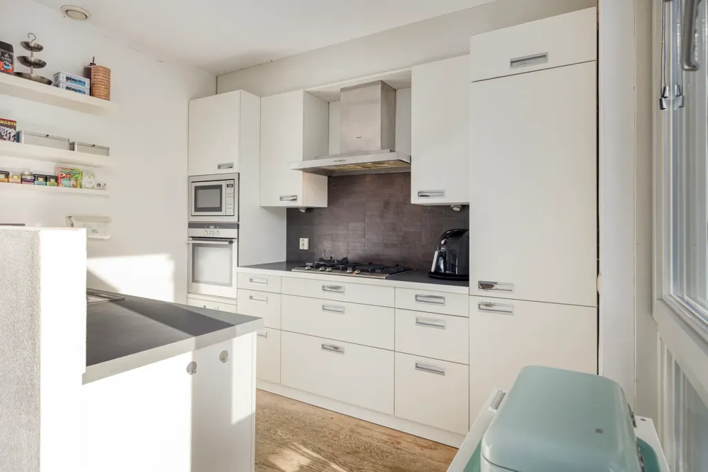 Cuisine - Dijkwoning with Uiterwaarden View in Arnhem-Zuid
