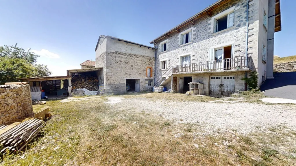 Esterno - Stone House with Grange in Countryside Hamlet