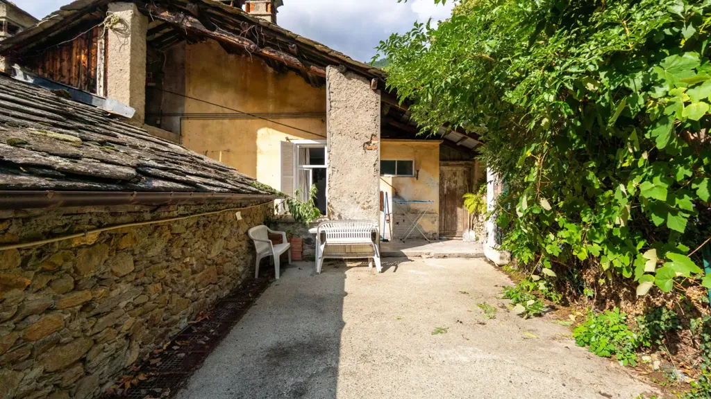 Aed - Quadruplex with Panoramic Terrace in Perrero